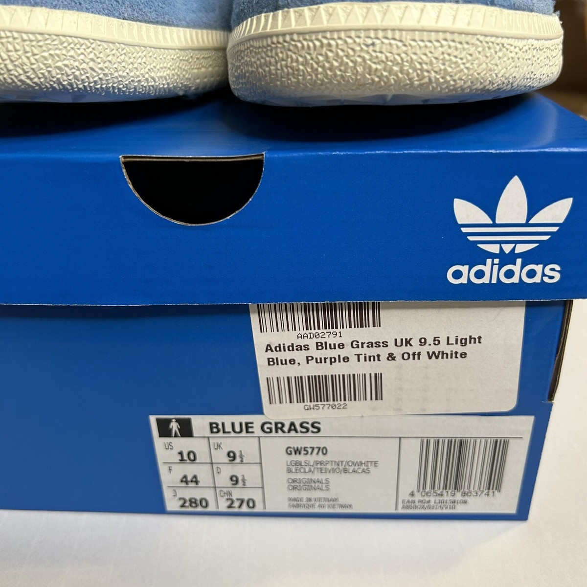 adidas gazelle silver green womens adidas Men's Court Team Bounce 2.0 Indoor Shoe