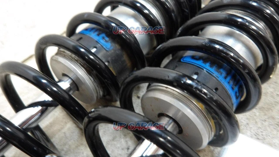 Suspensión de amortiguador trasero Ohlins KA632 para Kawasaki W650 Foto 4 de 4