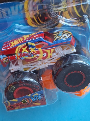 Demo Ace 🔥 1:64 Hot wheels Monster Trucks 2023 Bleu Rouge truck - Picture 2 of 2