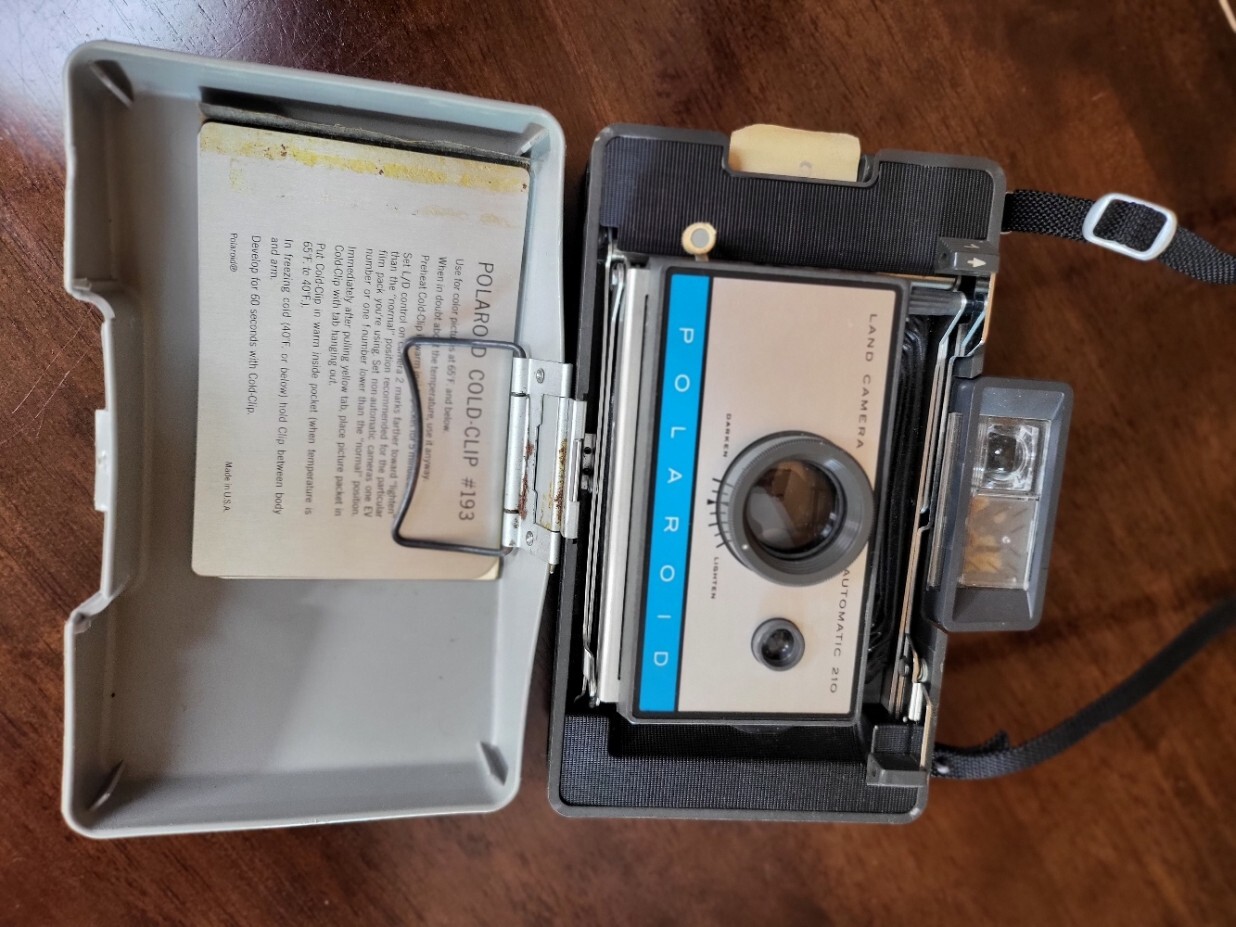 Appareil Photo Vintage Polaroid Automatic 210 Land - Ancien - Collection