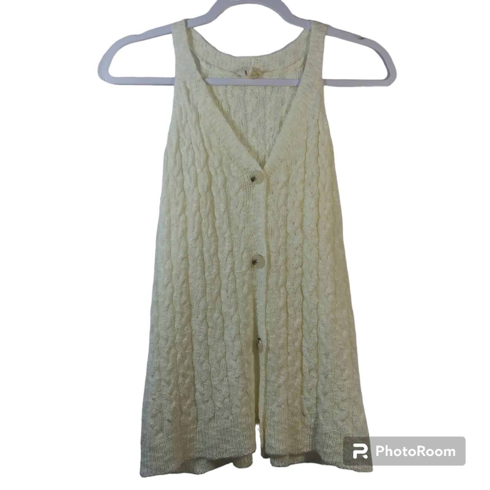 1.4.3 Story By Line Up Cream Cable Knit Button Front Sweater Vest Size M