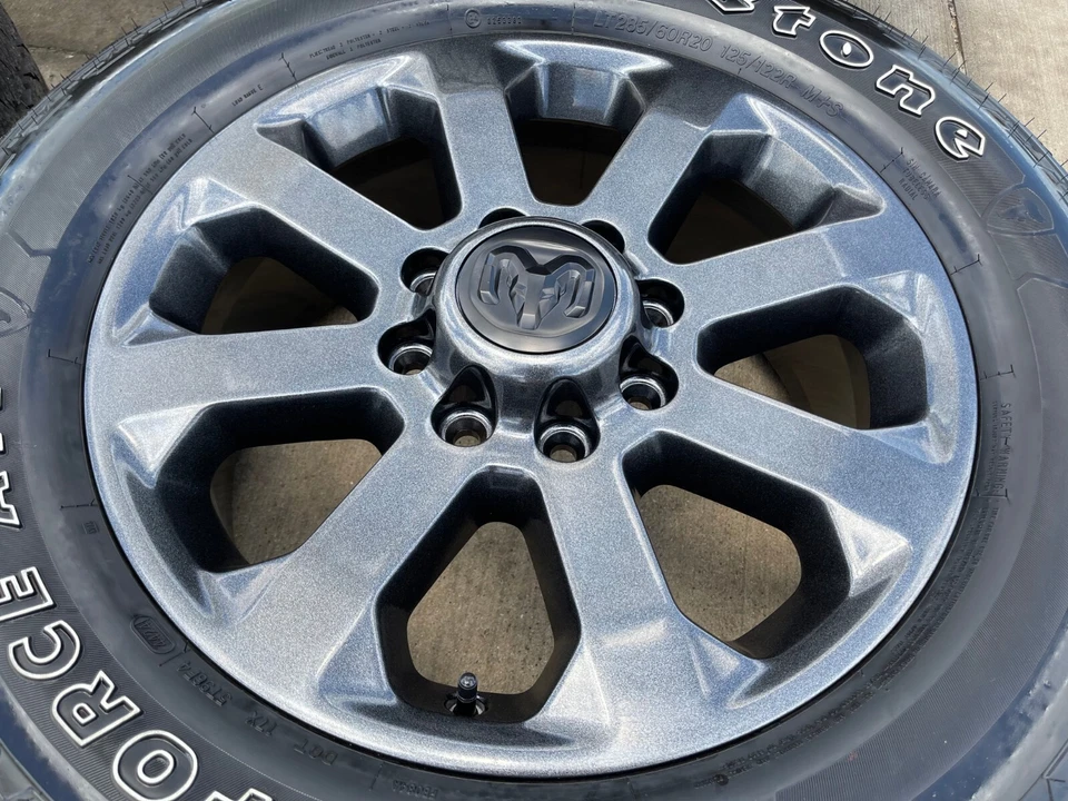 Llantas 20" Dodge Ram 2500 3500 LARAMIE OEM 2700 2023 2024 2025 2026 NUEVAS Foto 4 de 4