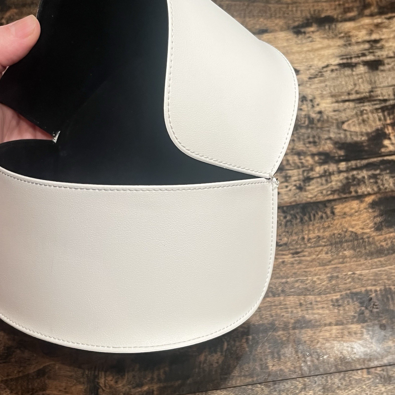 YSL Yves Saint Laurent White Leather Sunglasses Case Holder thumbnail 7