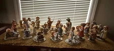 Berta Hummel Goebel Christmas 23 Piece NATIVITY SCENE  Porcelain Figurines