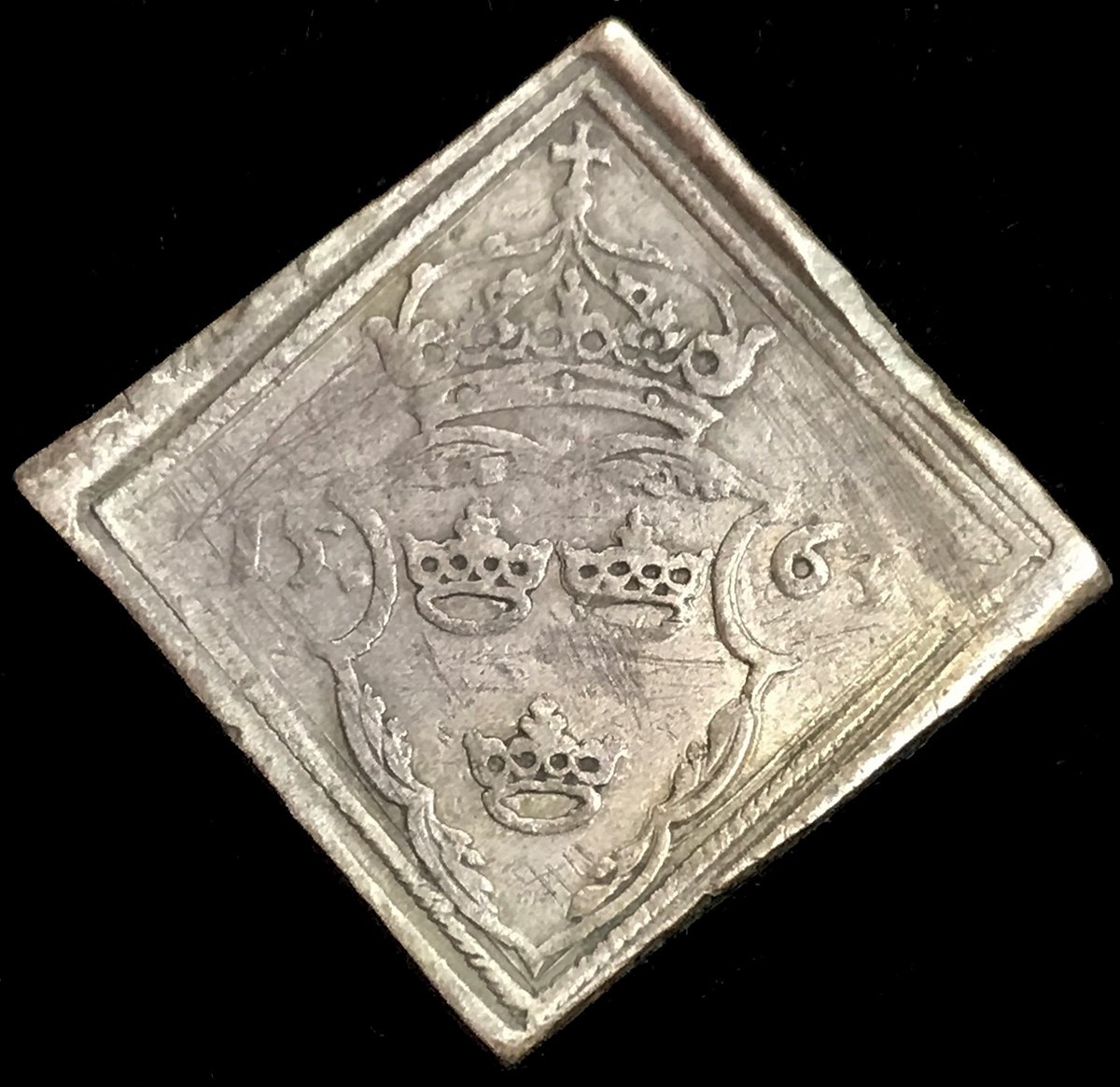 1563 SILVER SWEDEN SIEGE 16 ORE KLIPPE ERIC XIV CROWNED SHIELD