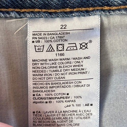 Old Navy Women's High-Rise Slouchy Straight Denim Shorts Size 22. NEW - Picture 8 of 8