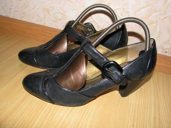 Women Clarks Heels Black Leather 39 #7BFL