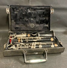 Vintage Vito Hard Case with Black Clarinet Instrument