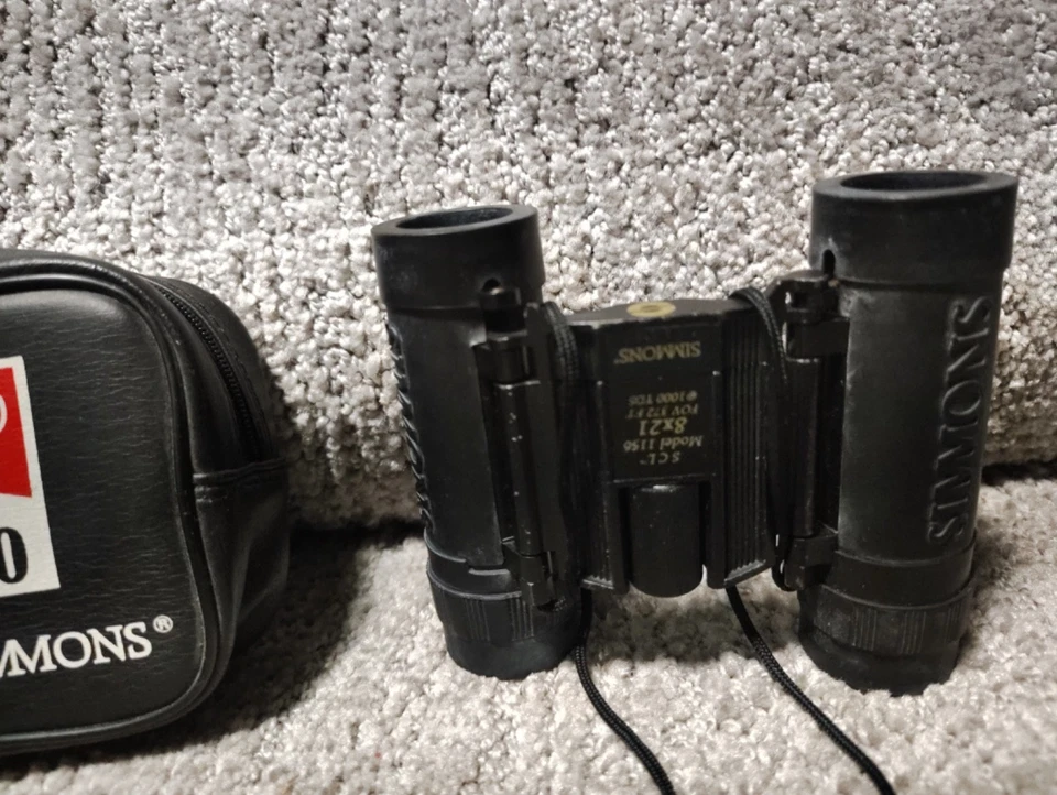Vintage Marlboro Adventure Team Binoculars by Simmons 8x21  Model 1156 - Image 2 of 4