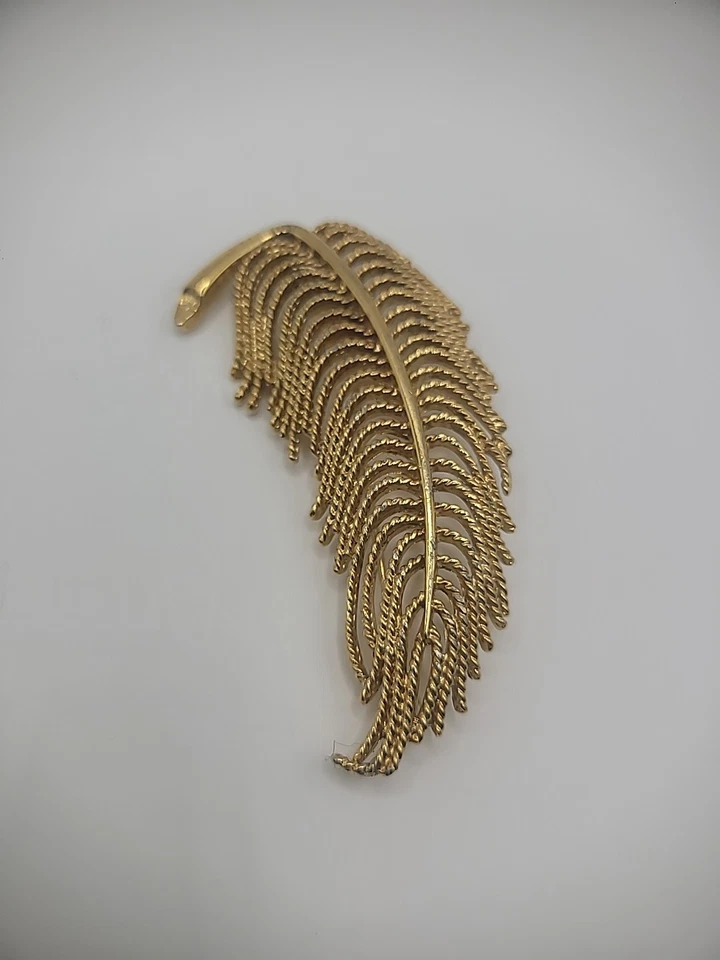 Vintage Monet Brooch Pin Gold Tone Mid Century Modern Gold Tone Jewelry Costume - Image 4 of 4