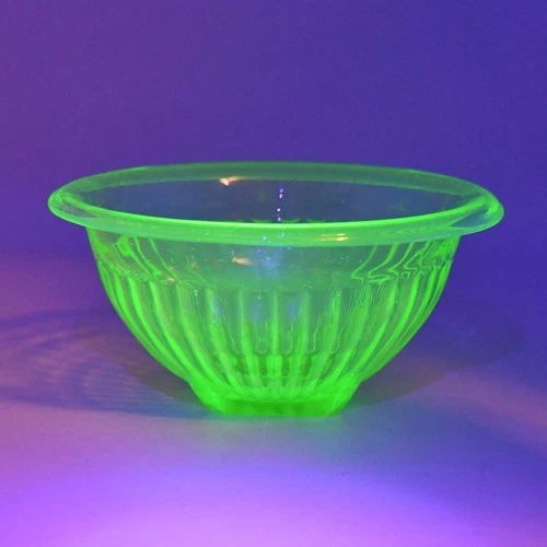 VTG Hazel Atlas Green Small Mixing Bowl Pillar Optic Ribbed Uranium Glass Glows