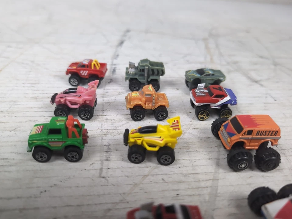 Lote de 14 Micro Máquinas Galoob Camión Rueda Grande De Colección Foto 4 de 4