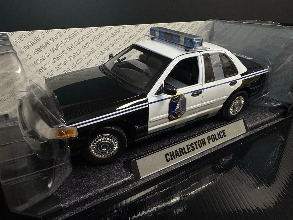 2002 Ford Crown Victoria LX Charleston South Carolina Police Department 1/18 - Image 4 of 4