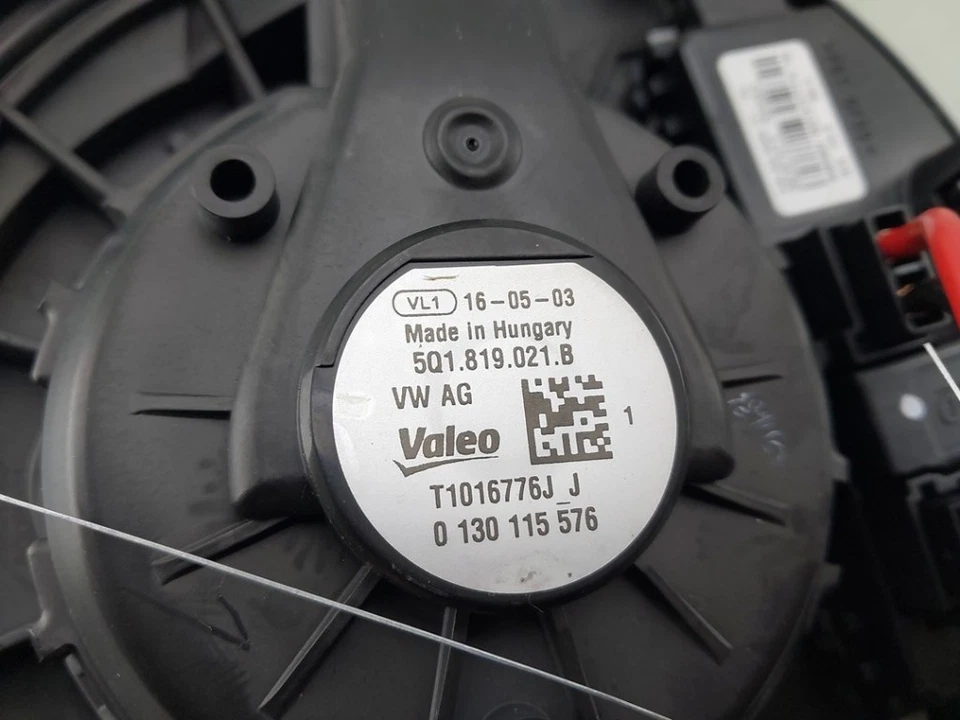 MOTOR DE VENTILADOR DE CALEFACTOR Volkswagen Golf VII (AUA) 2016 5Q1819021E Foto 4 de 4