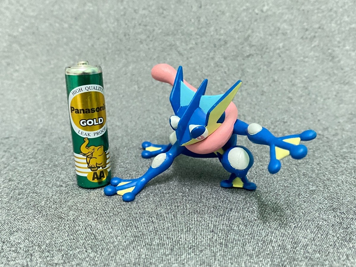 Greninja Pokemon monster Figure Nintendo Tomy Hyper Size