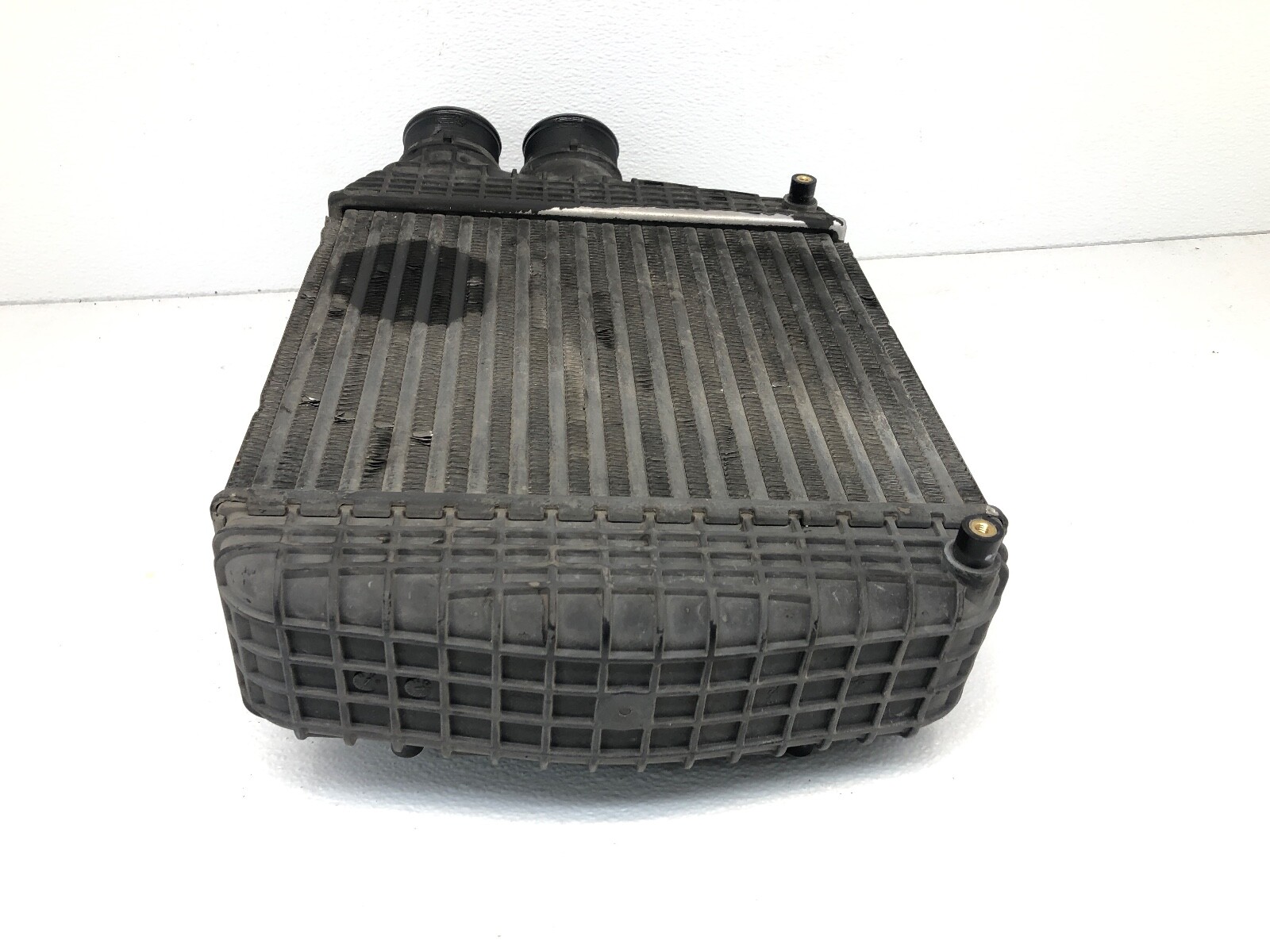 2014-2020 MASERATI QUATTROPORTE 3.0L RIGHT PASS FRONT INTERCOOLER RADIATOR OEM.