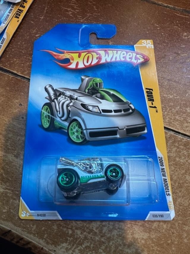 2009 Hot Wheels New Models Four-1 #35 White/Green