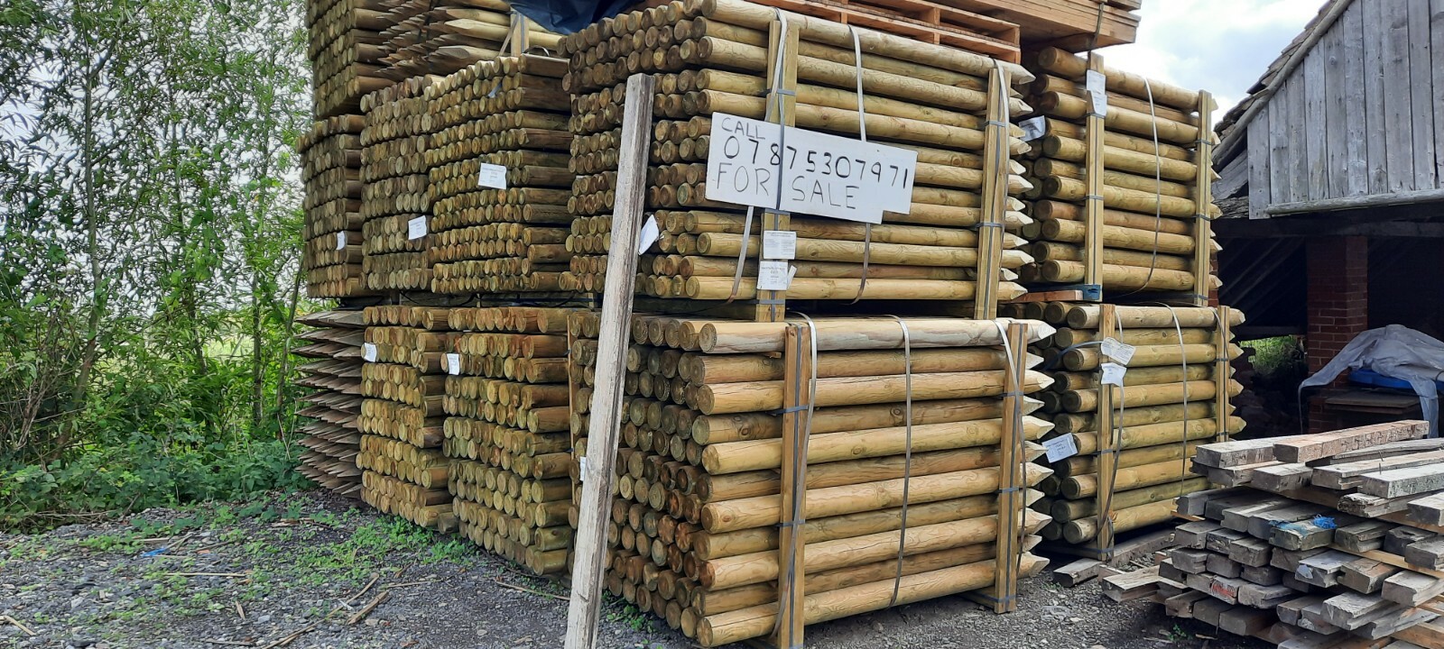 FULL ROUND FENCE POSTS 4”X6FOOT TREATED COLLECT OR DELIVERY UC4 £6.50 ...