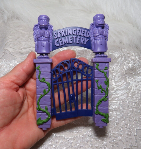 SPRINGFIELD CEMETERY REPLACEMENT TOY GATE SIGN FOR SIMPSONS DIORAMA PLAYSET - Picture 9 of 9
