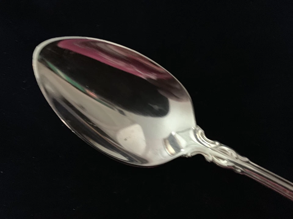 Cubiertos de ley Reed and Barton, siglo XVIII, cucharadita, 6 1/8 pulgadas Foto 3 de 4