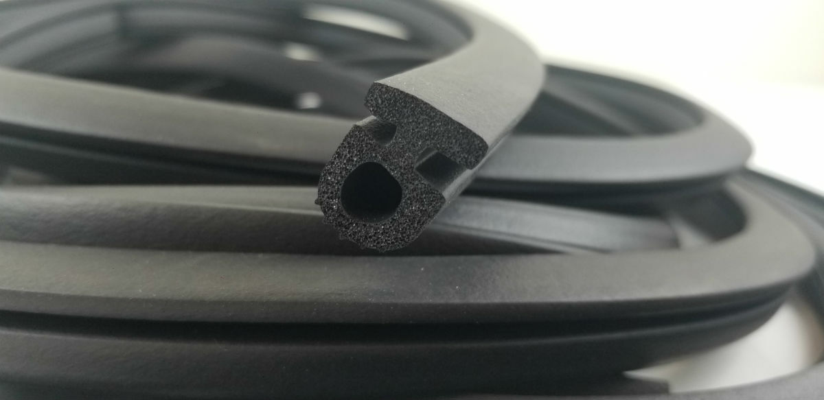 Jayco 0711024 Black Replacement Roof Seal for 19942009 Starcraft Pop