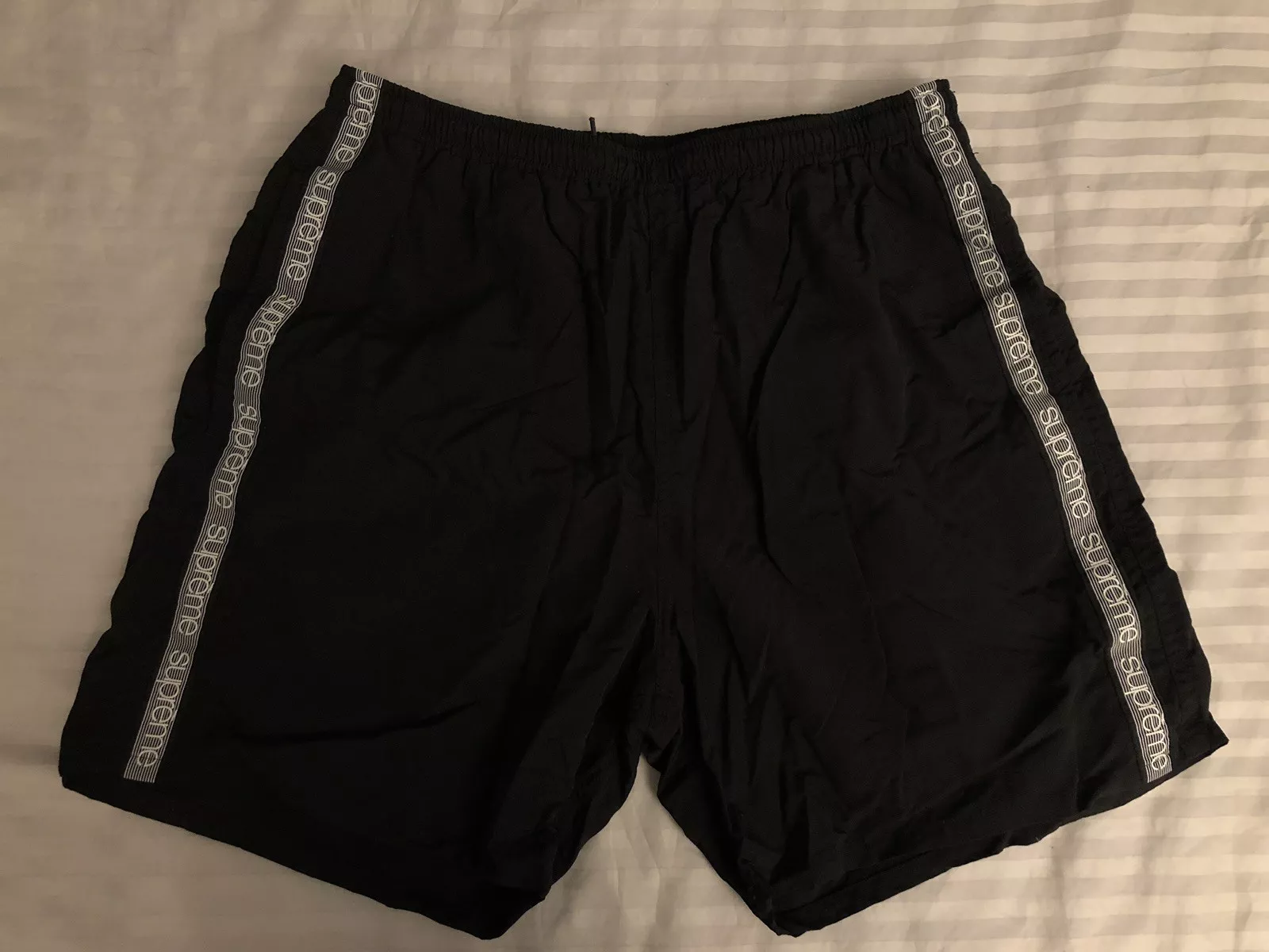 Supreme SS18 eau du ruban tonal court noir rare taille petite