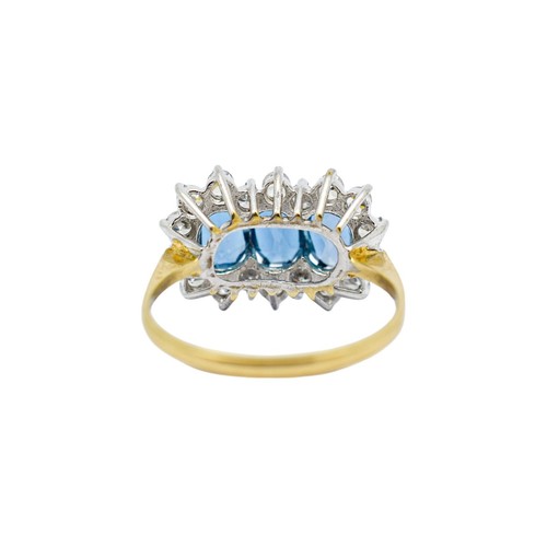 Anello vintage anni 80 a tre pietre topazio blu a grappolo, oro giallo 9 ct, misura K 1/2 - Foto 11 di 24