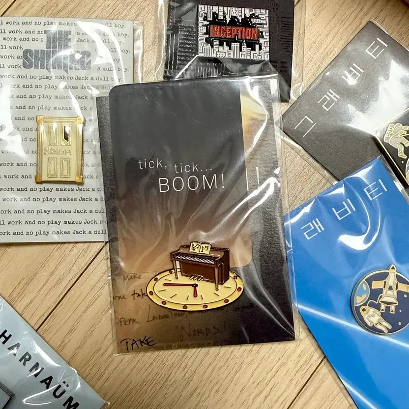 Tiktok boom badge & photo card netflix movie merchandise