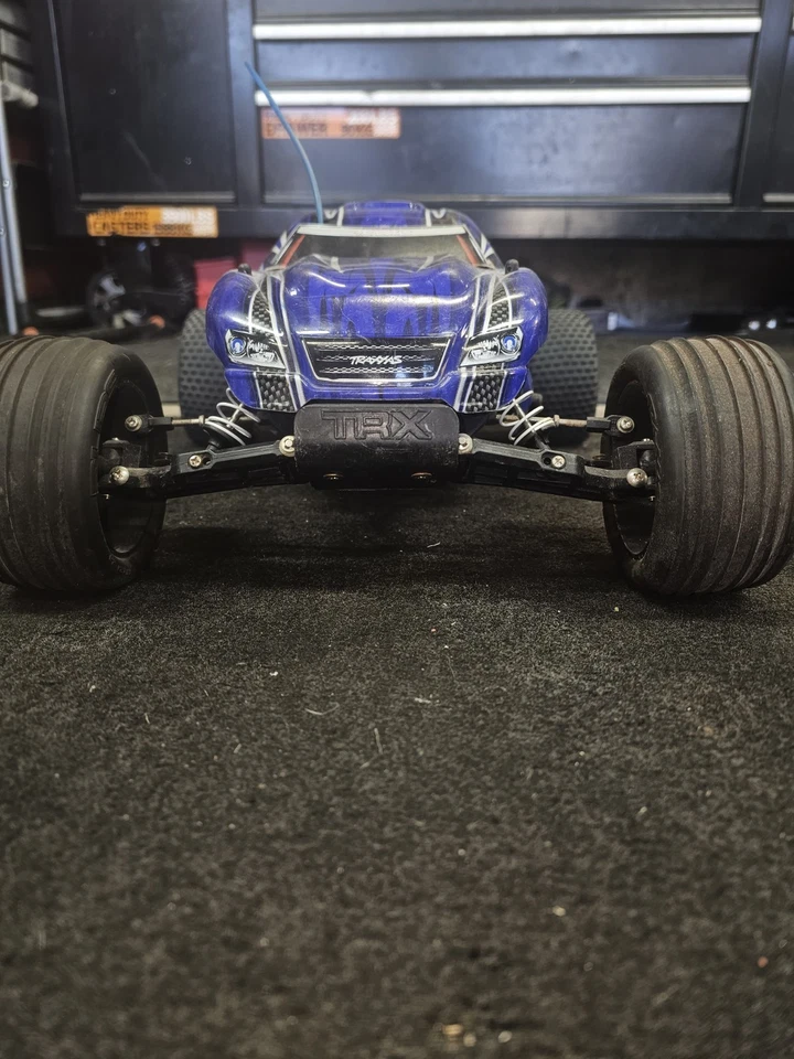 Traxxas NITRO GAS powered RC With Trans & Recv JUST add BATT'S & FUEL N GO! - Image 3 of 4