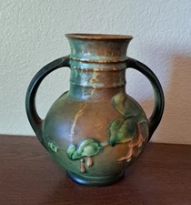 Roseville 891-6 Fuchsia Vase – Late 1930s Vintage