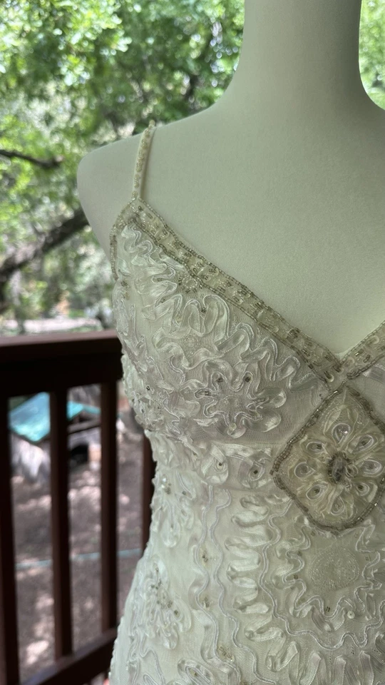 White Beaded Lace Wedding Dress Size 2 – Hand Beaded Bridal Gown V-Neck - Image 3 of 4