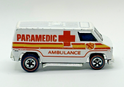 Hot Wheels Redline Paramedic Ambulance Super Van White VERY NICE
