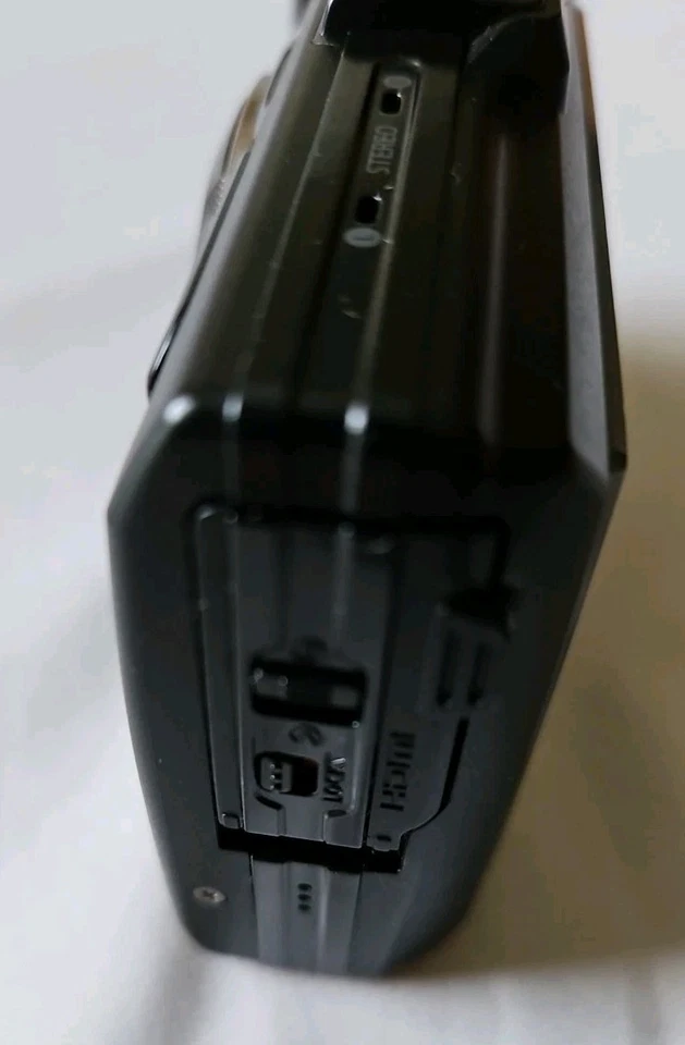 Cámara digital Olympus Tough TG-4 16,0 MP GPS Wi-Fi a prueba de agua/golpes - negra Foto 2 de 4