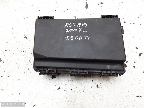 2007 OPEL ASTRA FUSE BOX UNDER THE BONNET 1900CDTI 13206751 - Bild 2 von 5