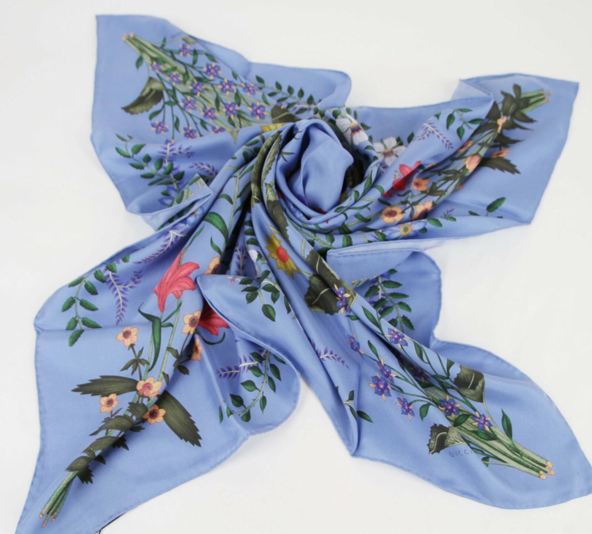 小物 Gucci Silk 100 Scarf Purple Blue Painted NWT GUCCI Bloom Blue Silk Floral Square 47