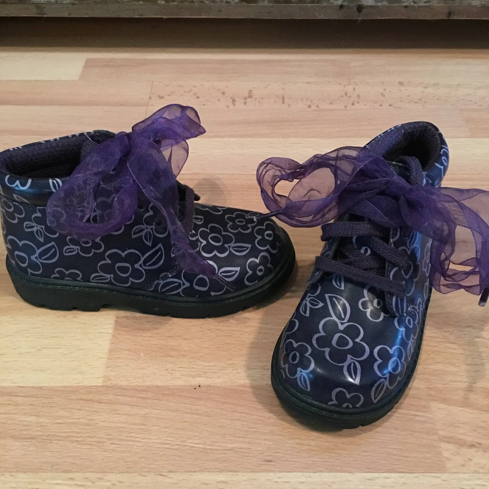 NUEVAS Botas Stride Rite Charol Púrpura Flores Talla Infantil 9.5 M ~ ¡ENVÍO GRATUITO! Foto 2 de 4