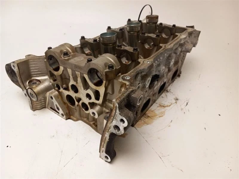 Cadillac CTS 2004-2009 culata lateral izquierda Foto 4 de 4