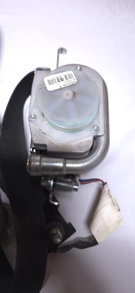 Nissan Armada 2005-2014 retractor de cinturón de seguridad delantero derecho del lado del pasajero OEM Foto 3 de 3