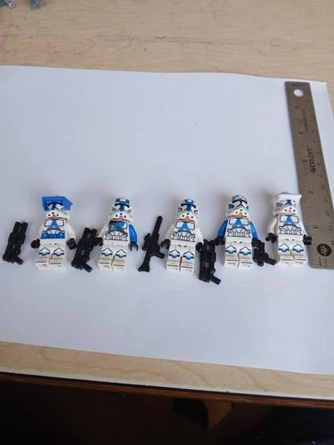 Star Wars Legos minifigures good condition includes guns helmets and and visors