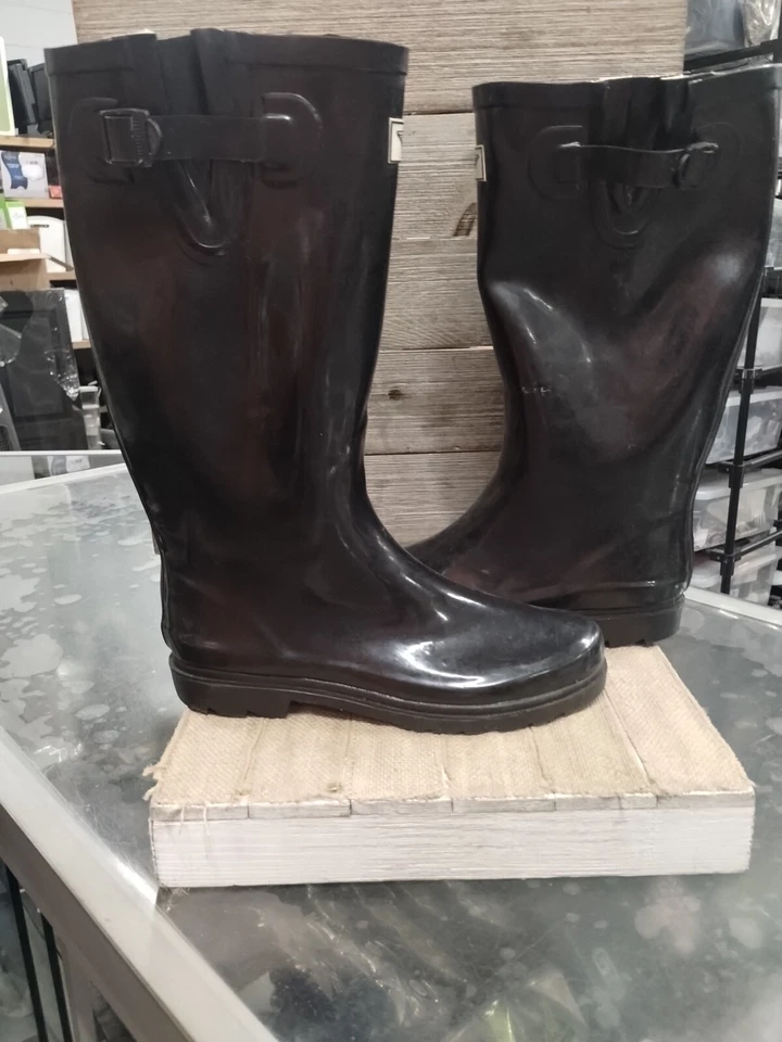 Botas de lluvia para mujer Forever Young hasta la rodilla negras talla 8 leves rasguños y arañazos  Foto 4 de 4