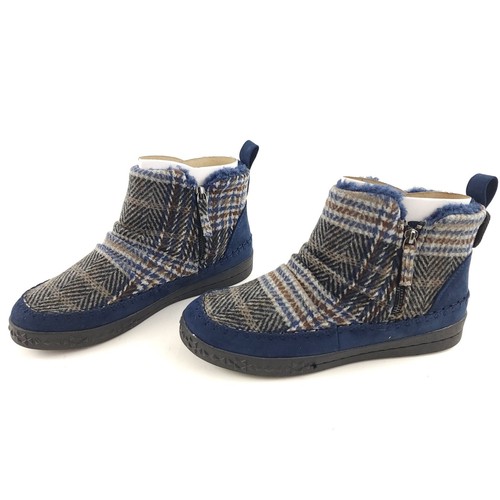 MUK LUKS Sneaker Bootie - Street Richmond Navy Plaid 9 Medium - Picture 3 of 9