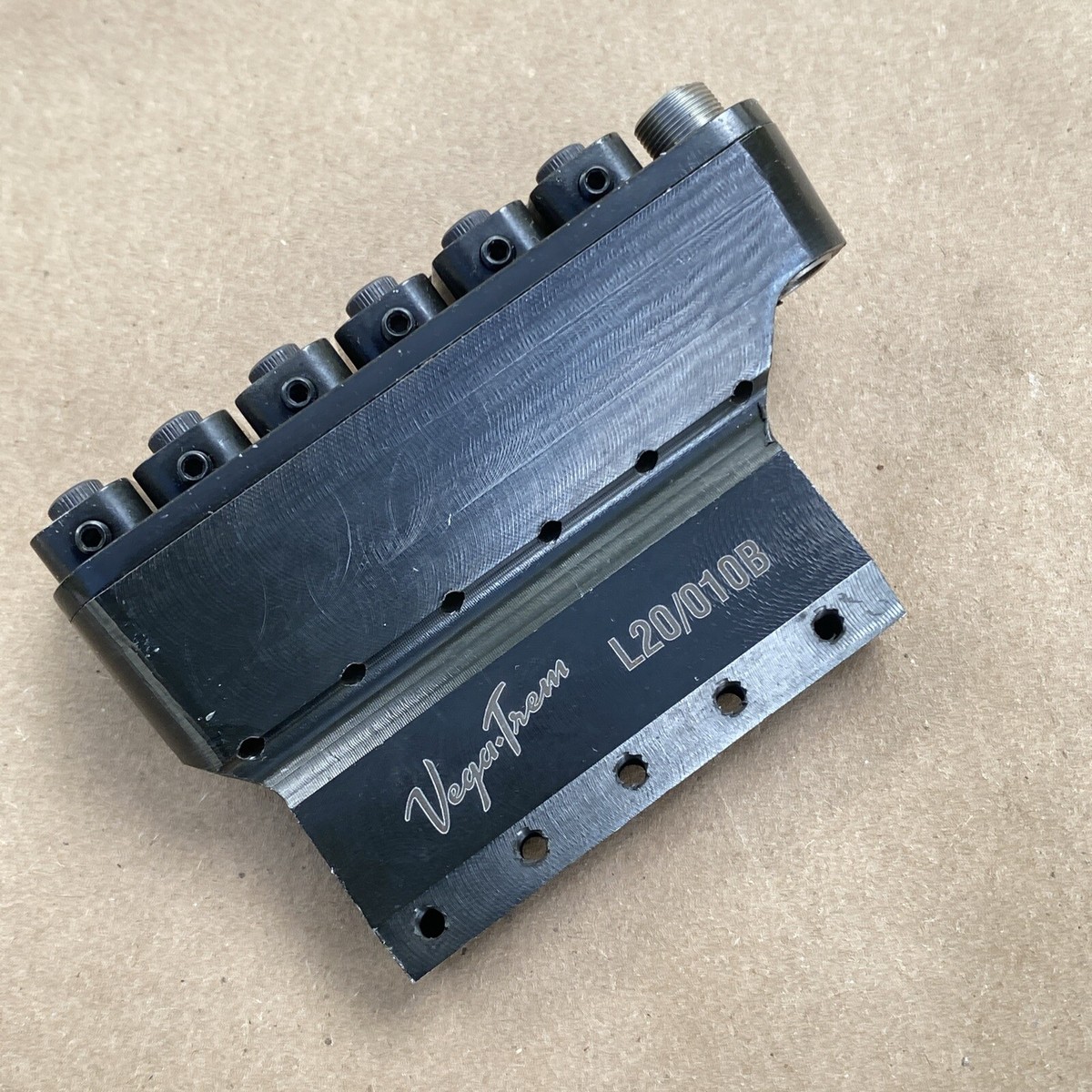 VEGA TREM VT1 ULTRA TREM STANDARD BLACK FOR STRAT 6-SCREW GUITAR 