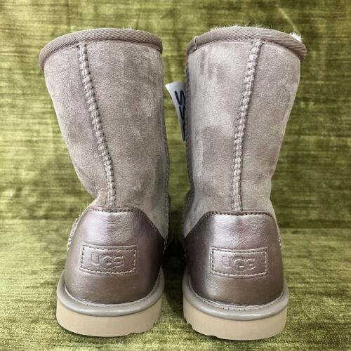 UGG Kids Girls Classic II Shine Twinface Sheepskin Boots Caribou US 6 / EUR 38