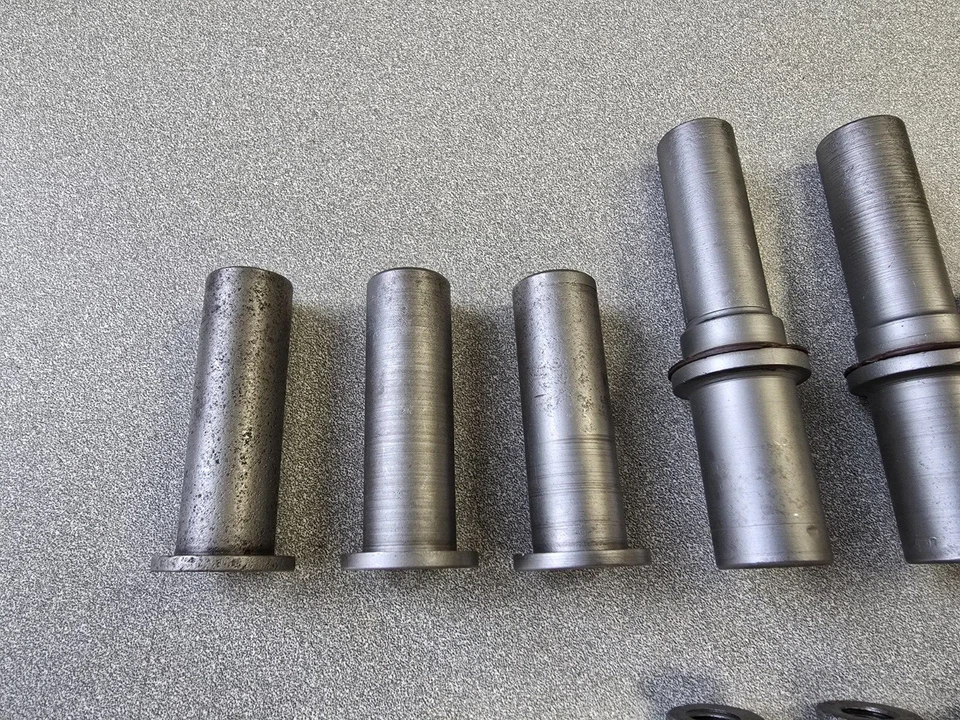 BONITO LOTE DE 11 TUERCAS DE MONTAJE DE CULATA ORIGINALES USADAS PORSCHE 356 PRE A NLA Foto 2 de 4