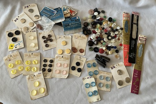 Vintage Sewing Buttons, Snaps, Hooks, Zippers - Entire Lot As Seen In Photo