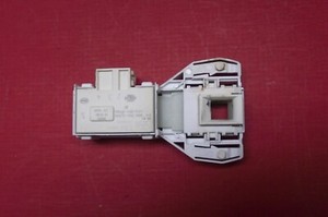 Waschmaschine INDESIT EWSD61252W UK Türschloss