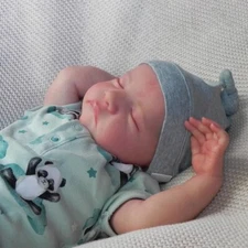New in Box Realistic Reborn Baby Doll 18 inch Girl Sleeping Full Body Soft Real