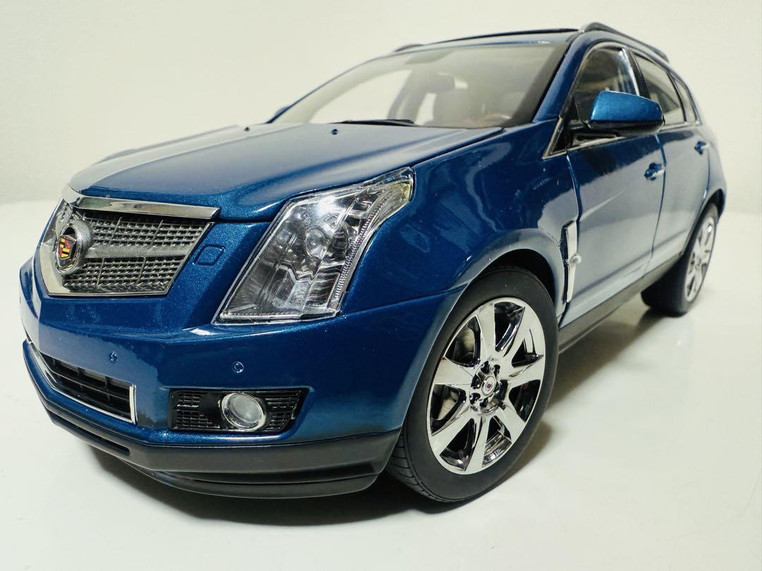 Kyosho Cadillac SRX Crossover Diecast Model 1/18 Display