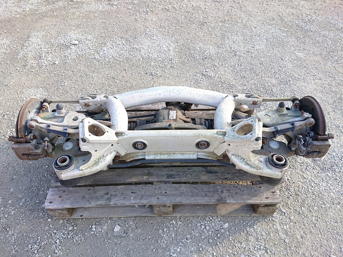 BMW E39 5-series Touring Wagon Rear Subframe Axle Carrier Support
