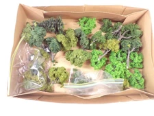 Woodland Scenics HO lot of trees (lot pp)